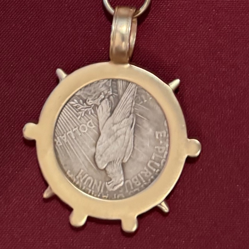 Coin pendant, vintage reproduction mixed metal necklace - Picture 11 of 11